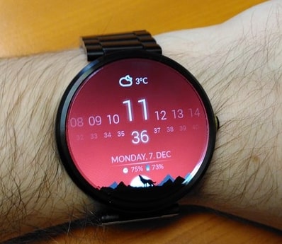 Smartwatch wearing in hand